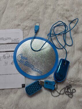 2007 Bratz Be-Bratz.com Blue Mouse Pad Key Necklace Accessory Lot USB Manual